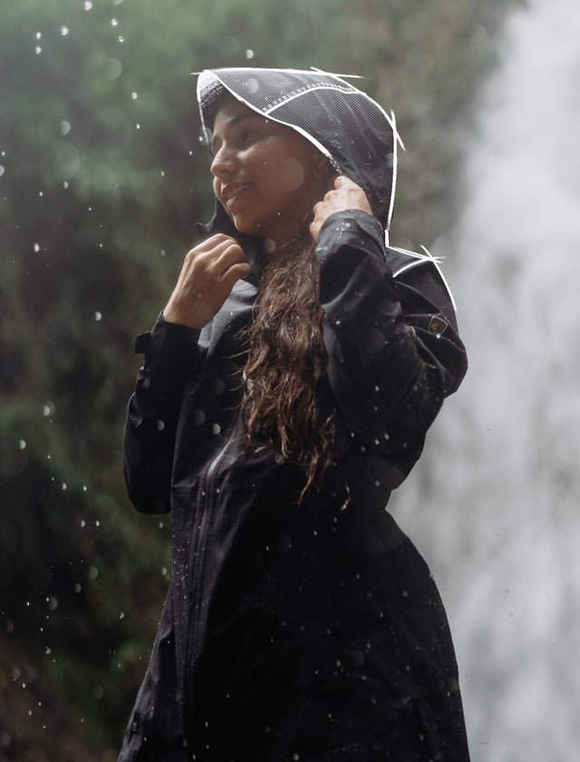 SIGNATURE HOOD